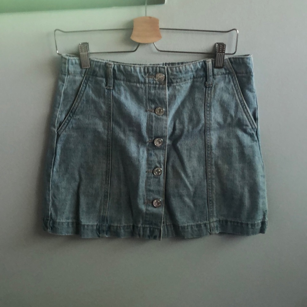 Supper cute forever 21 jean skirt